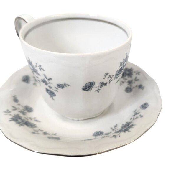 Johann Haviland Bavaria Blue Garland Fine China Set of 2 Cups and 2 Saucers Vint - Picture 2 of 9